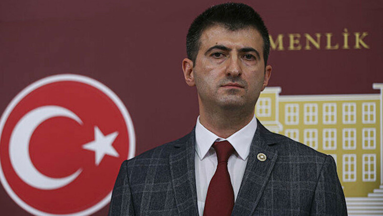 AK Parti'ye geçen Mehmet Ali Çelebi kimdir, hangi partideydi, kaç yaşında, evli mi?