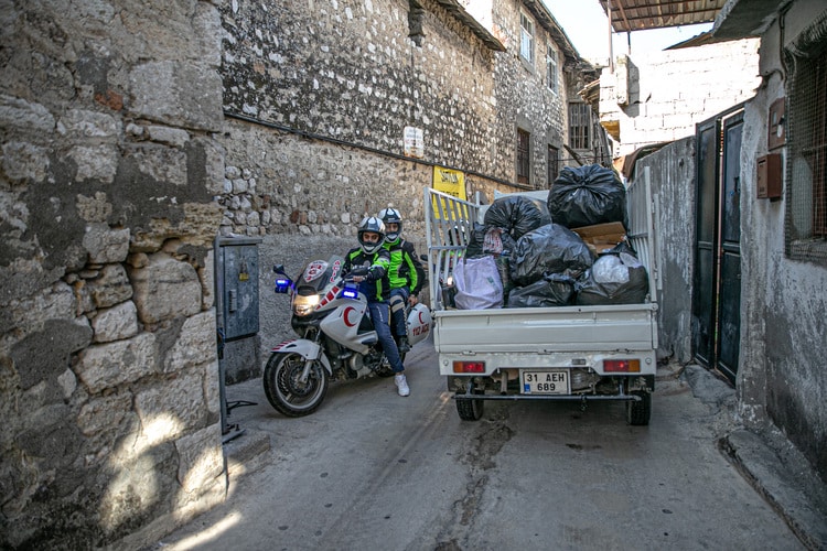 Hatay'ın Dar Sokaklarında Hastalar Motorize Sağlık Ekibinin Güvencesinde