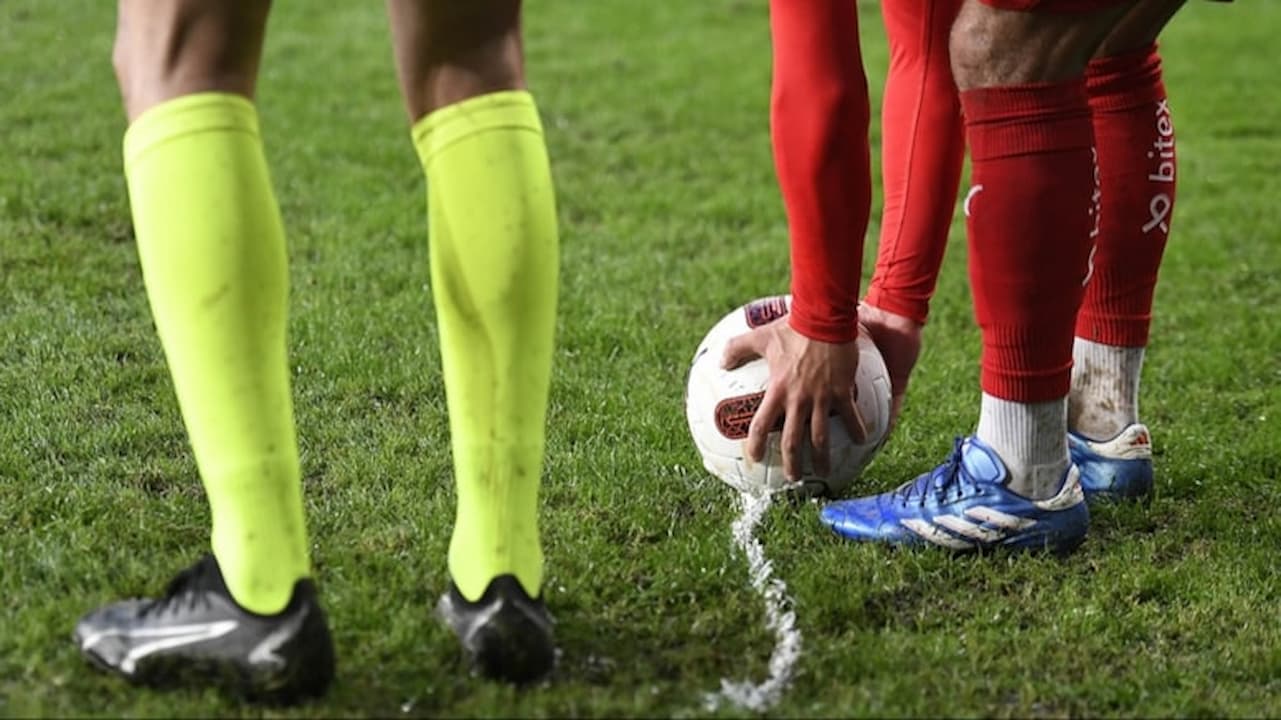 Ağrı'da Futbol Sahaları Sessiz: Hakem Kurulu İstifa Etti, Maçlar Ertelendi!