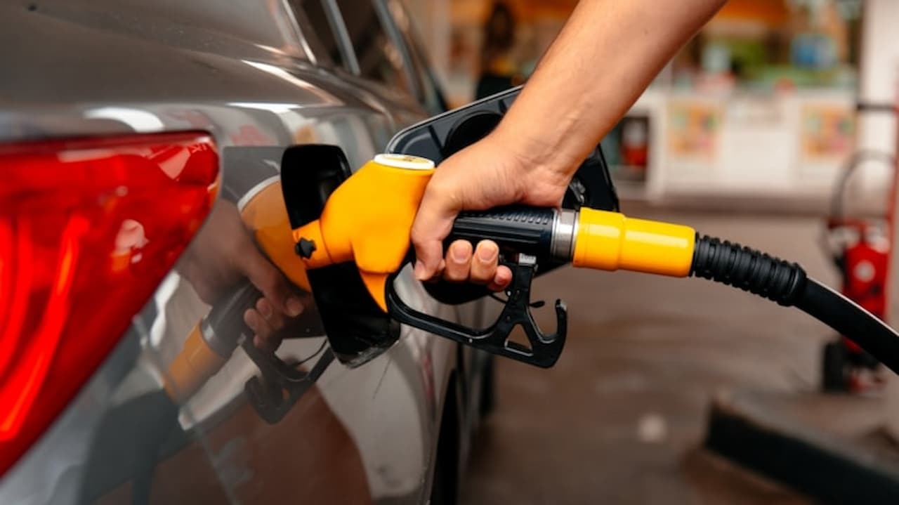 Akaryakıt Fiyatlarına Tarihi Zam: Benzin ve Motorin Fiyatları Uçuşa Geçiyor!