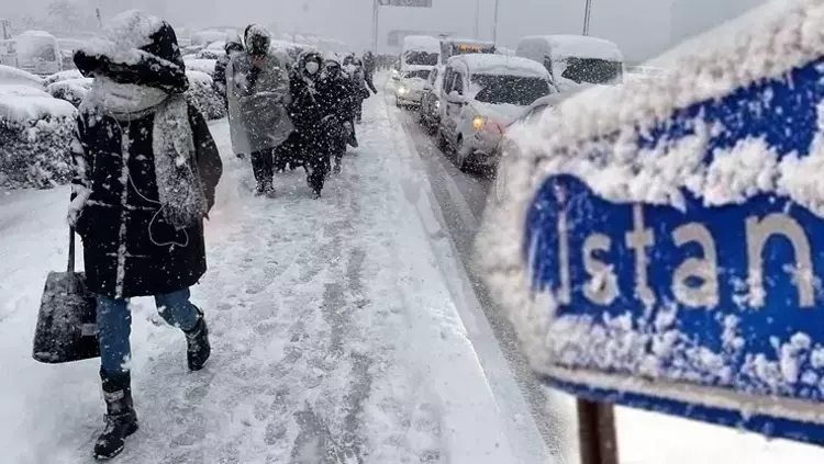Ankara'da gece şiddetli kar yağdı: Peş peşe alarm da verildi! Ankara İstanbul dikkat, yoğun kar geliyor