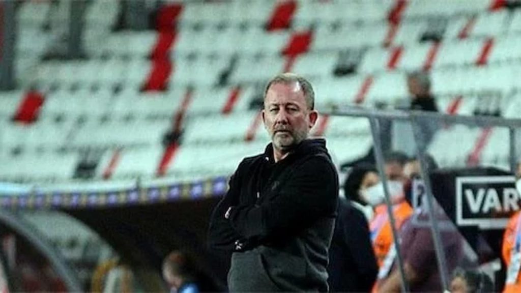 Antalyaspor'un Yeni Dönemi: Sergen Yalçın ve Ekibi Yarın Antalya'da