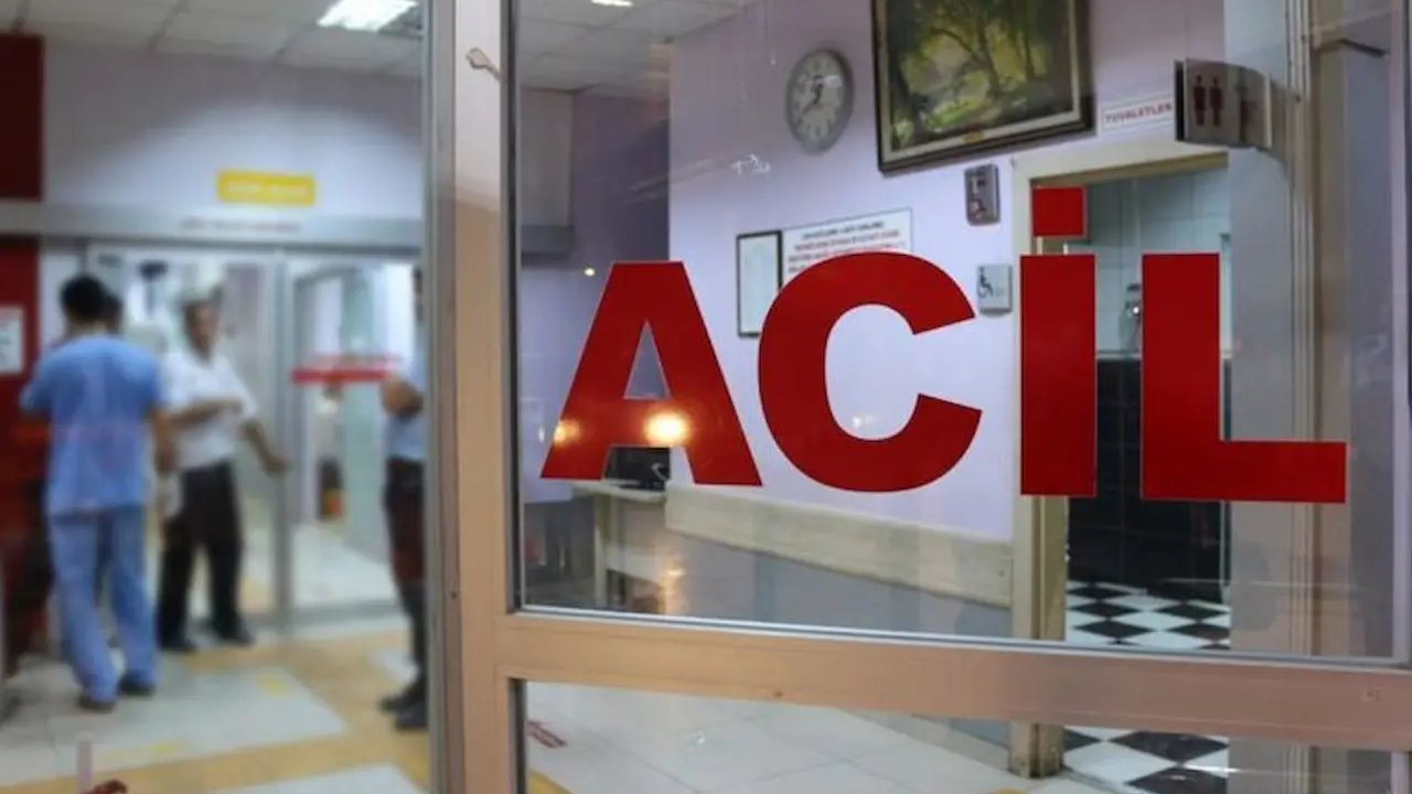 Aydın'da Kahvehane Bahçesinde Bıçaklı Kavga İki Yaralı, Bir Kişi Hayati Tehlikede