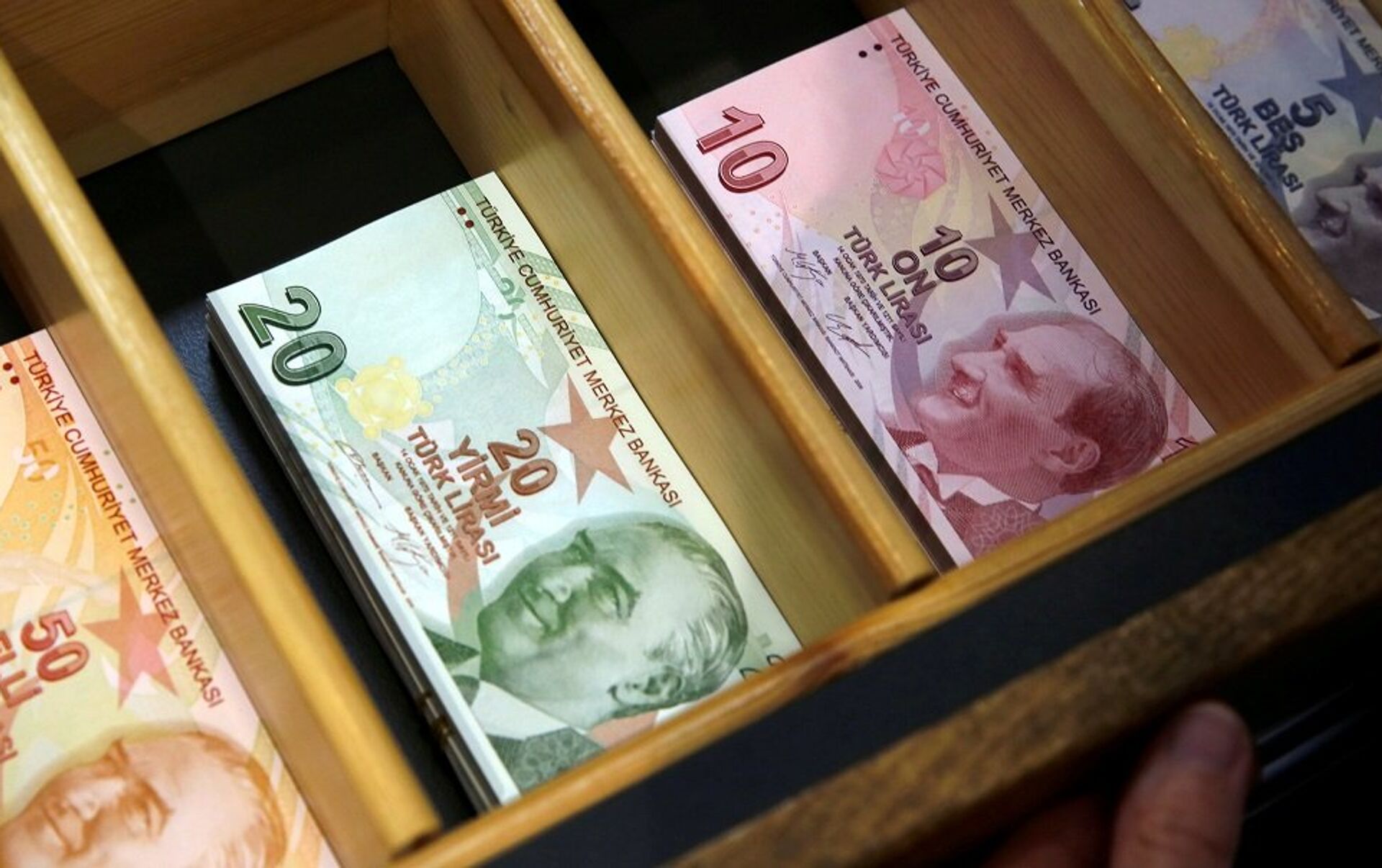 Banka şubesine gitmenize gerek yok! Yarın saat 23:59'a kadar mutlaka yapın: 1.000 TL hediye edilecek