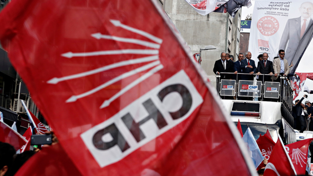 CHP'de deprem oldu: CHP'li Belediye Başkanı istifa etti!
