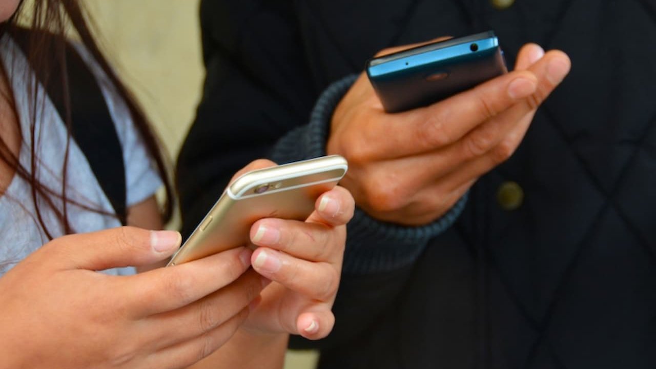 Cep Telefonu Kullanıcıları Dikkat: Faturalı Hat Vergisinde Büyük Artış!
