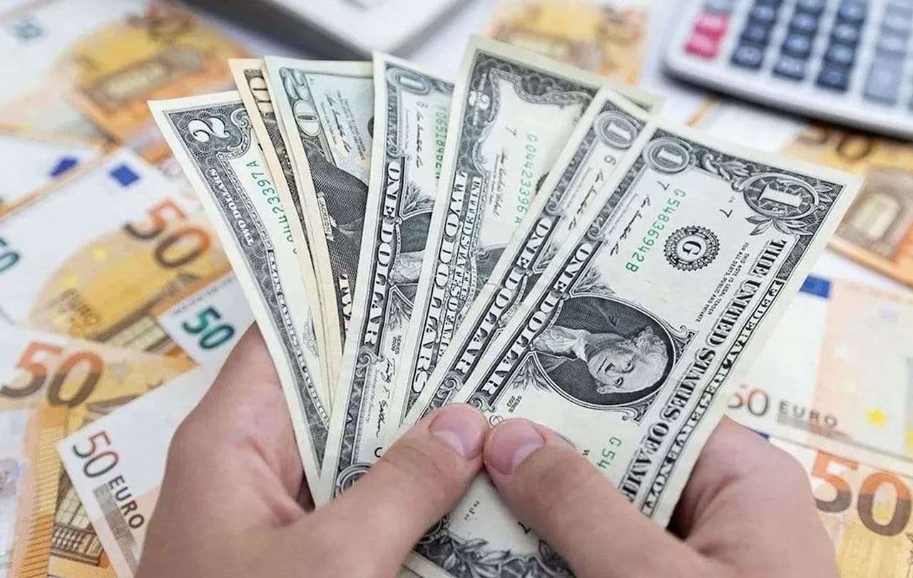 Dolar/TL'de Tarihi Yükseliş! Merkez Bankası'nın Faiz Kararı Ekonomide Sarsıntı Yaratabilir!