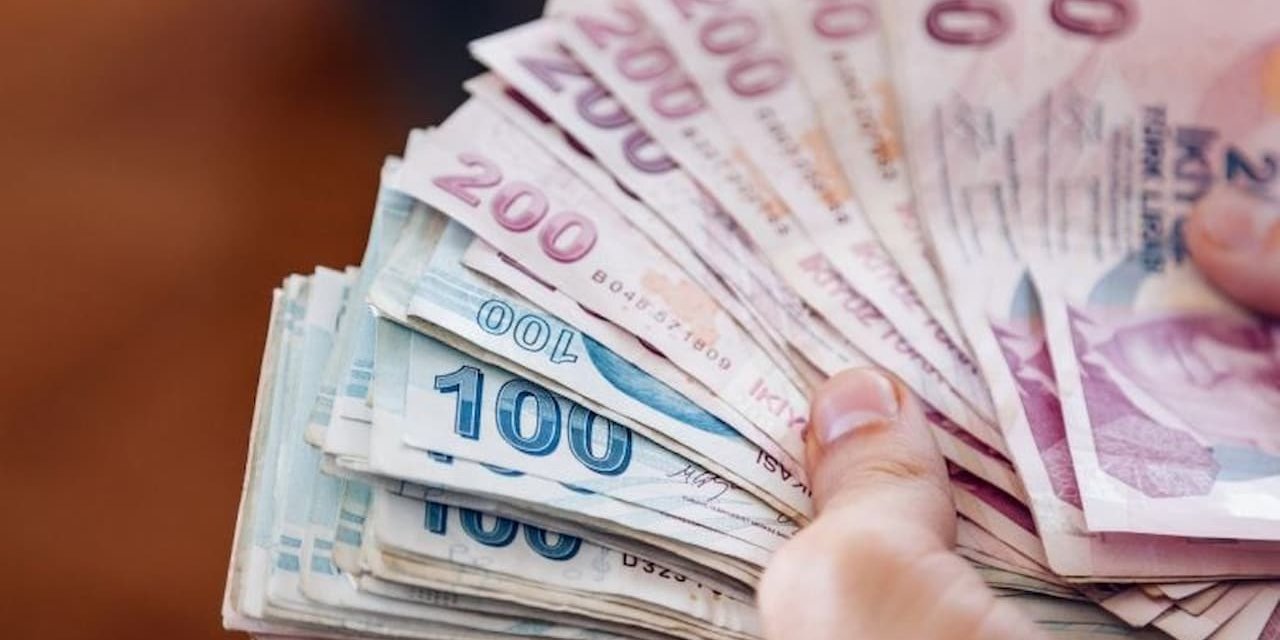 Emeklilerin Yüzünü Güldüren Haber: Maaşlara Rekor Zam ve Ek Ödeme