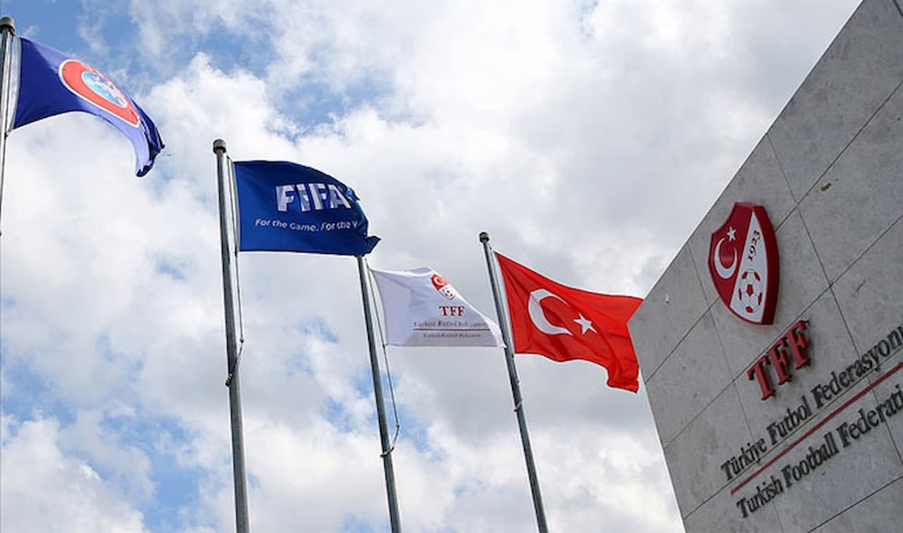 Futbol Sahalarından Borsa Piyasalarına: Önde Gelen Kulüplerin 2023 Mali Performans Analizi