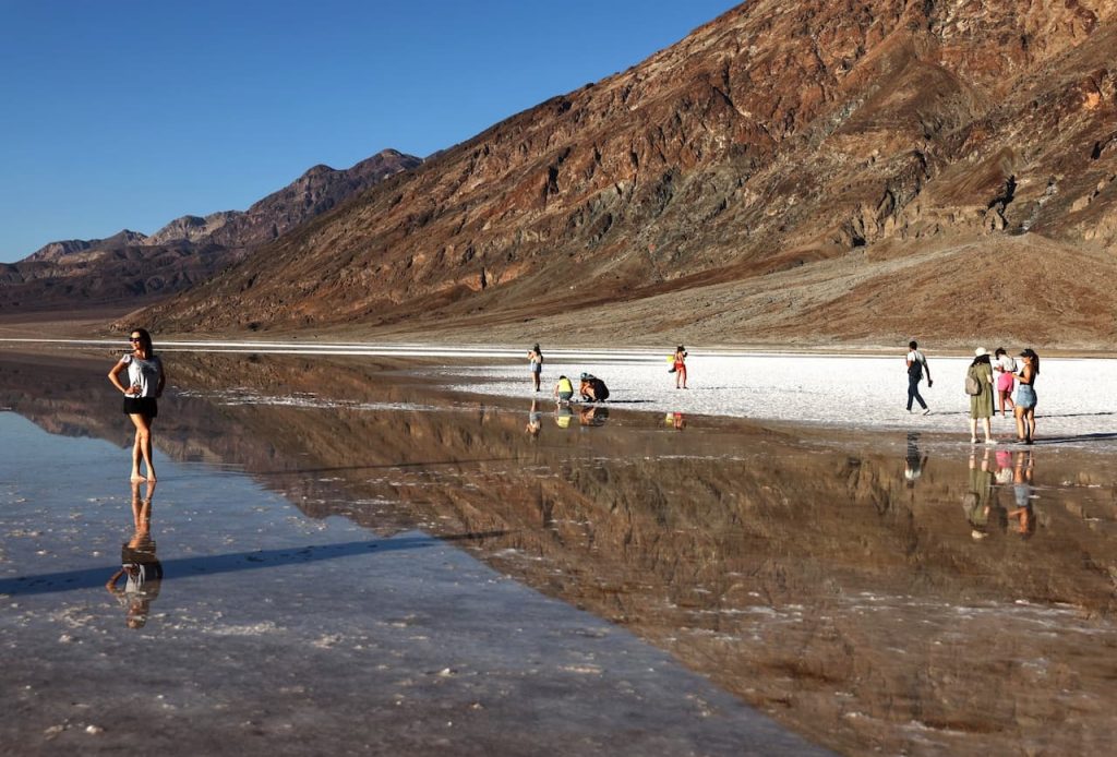 Gizemli Doğa Olayı: Death Valley'de Nadir Görülen Gölün Büyüleyici Yansımaları