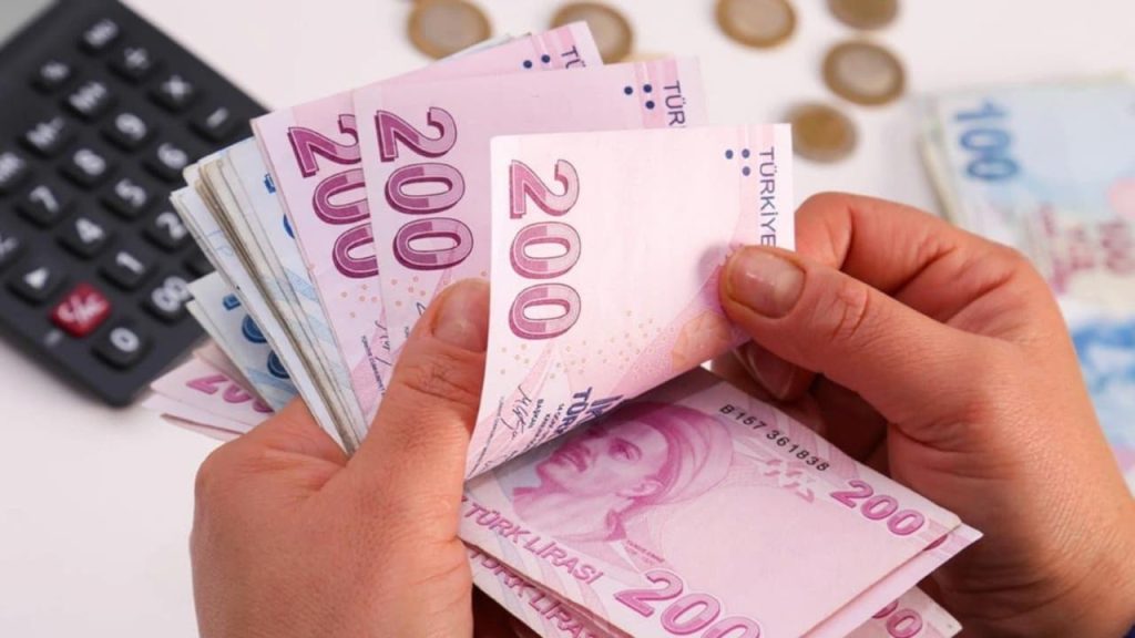Halkbank'tan Emeklilere Çifte Bayram: Düşük Faizli Kredi ve Yüksek Promosyon Fırsatı!