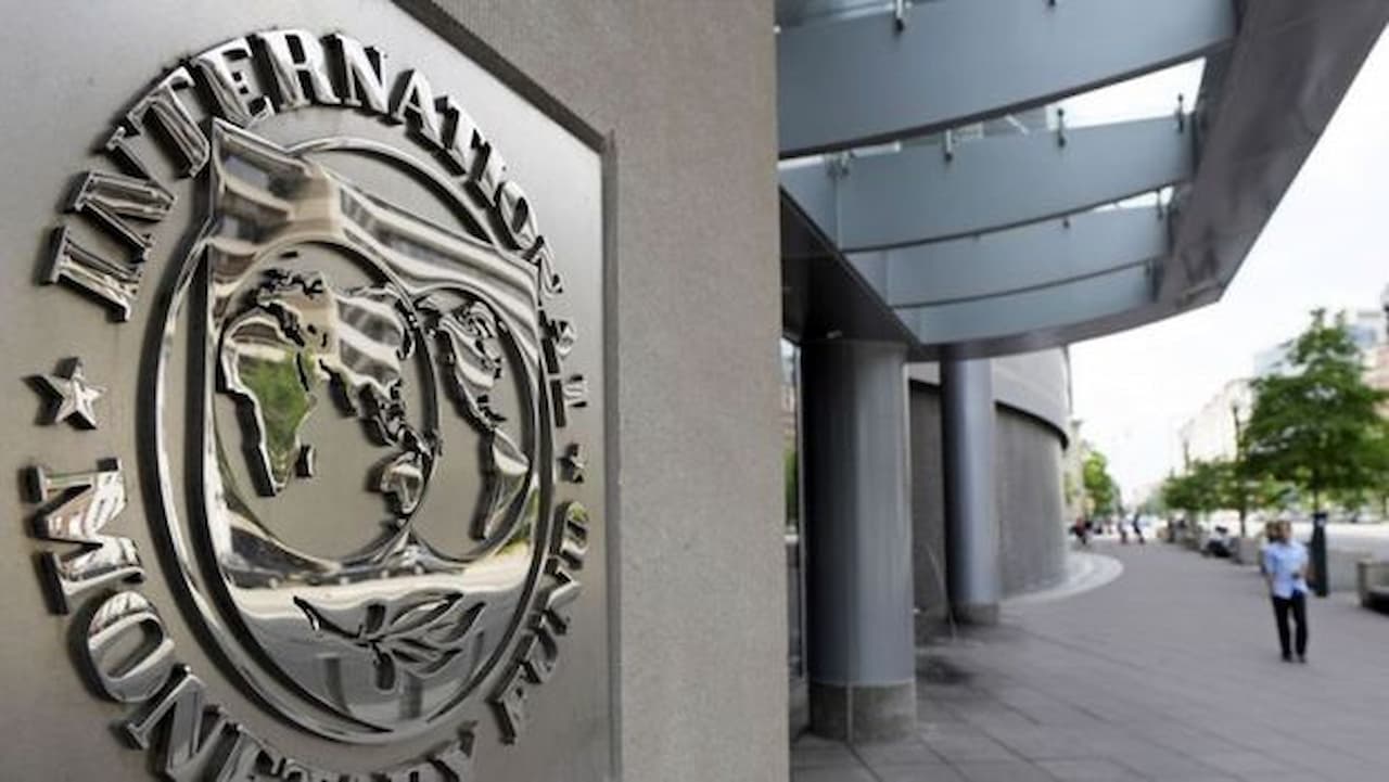 IMF'nin Beklenmedik Hamlesi: Küresel Ekonomik Büyüme Tahminlerinde Sürpriz Yükseliş!