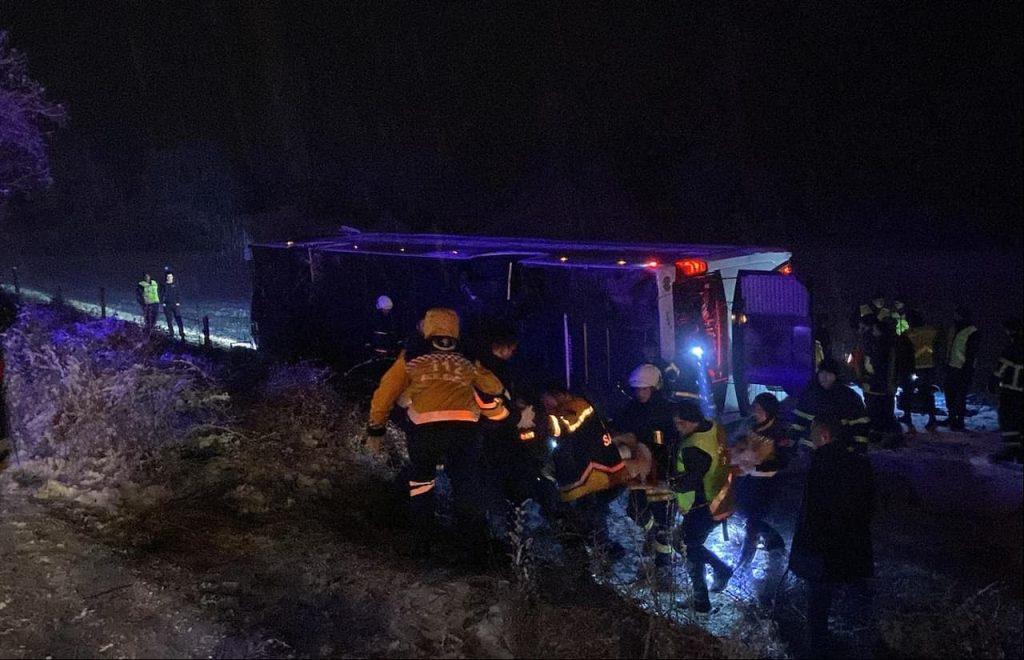 Kastamonu'da Trajik Otobüs Kazası: Sabahın Erken Saatlerinde Meydana Gelen Facia, 6 Can Aldı, 33 Yaralı!