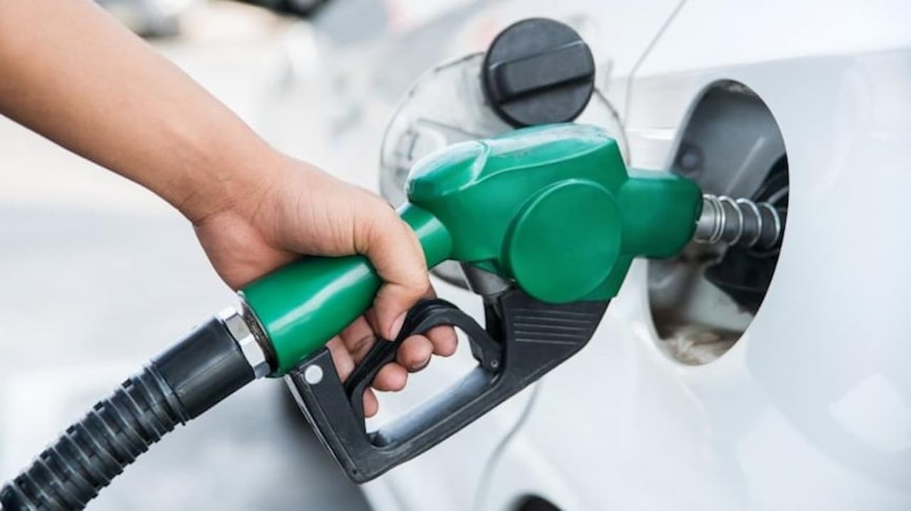 Motorin Fiyatlarına Gece Yarısı Şoku: Zam Fırtınası Devam Ediyor!