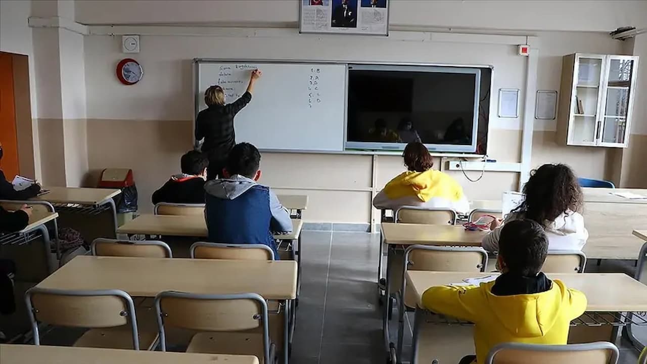 Öğretmenlerin Sesi Meclis'te Yankılandı: Özel Okul Öğretmenlerinin Mağduriyeti Gündeme Taşındı!