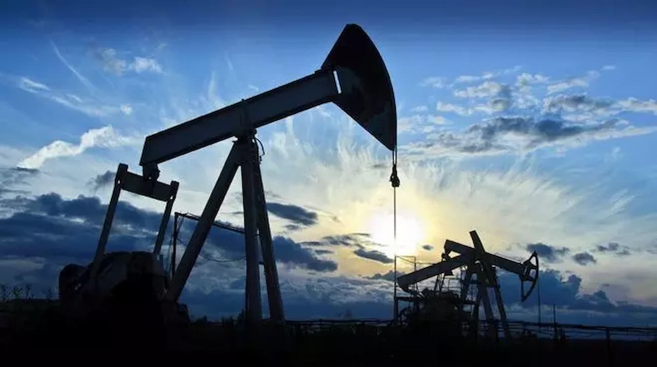 Petrol Fiyatları 79 Doların Üzerine Çıktıktan Sonra 76,7 Doların Altına Düştü