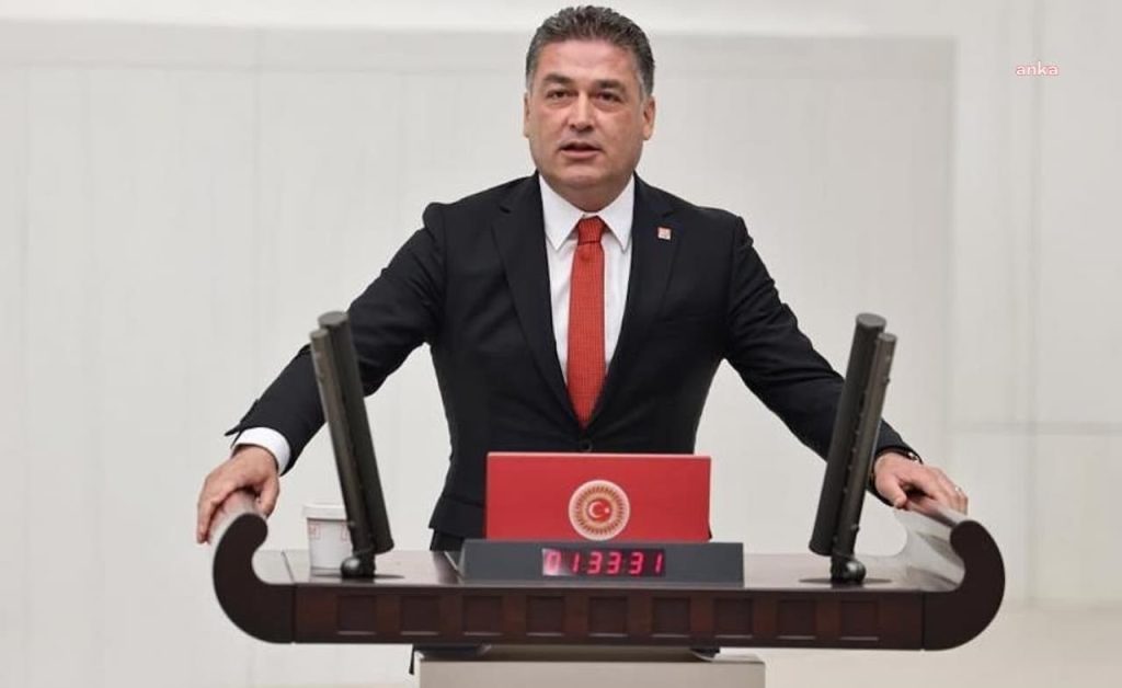 Servet Mullaoğlu: Adaletin Koruyucusu mu, AK Parti’nin Kayıp Hukukçu mu?
