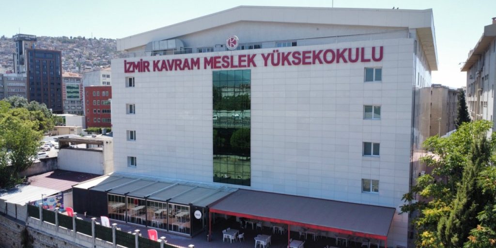 Son Dakika! İzmir Kavram Meslek Yüksekokulu'nda Sürekli Eğitim Devrimi