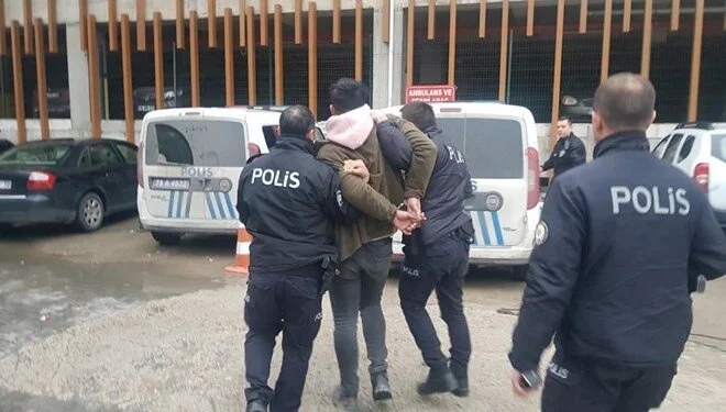 tedavi i̇çin gittiği hastaneyi birbirine kattı, gözaltına alındı