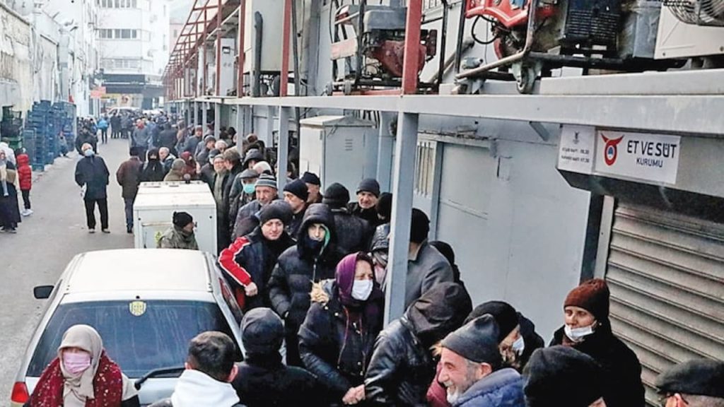 Türkiye'de Ekonomik Kriz Vatandaşın Mücadelesi ve Hayat Pahalılığı
