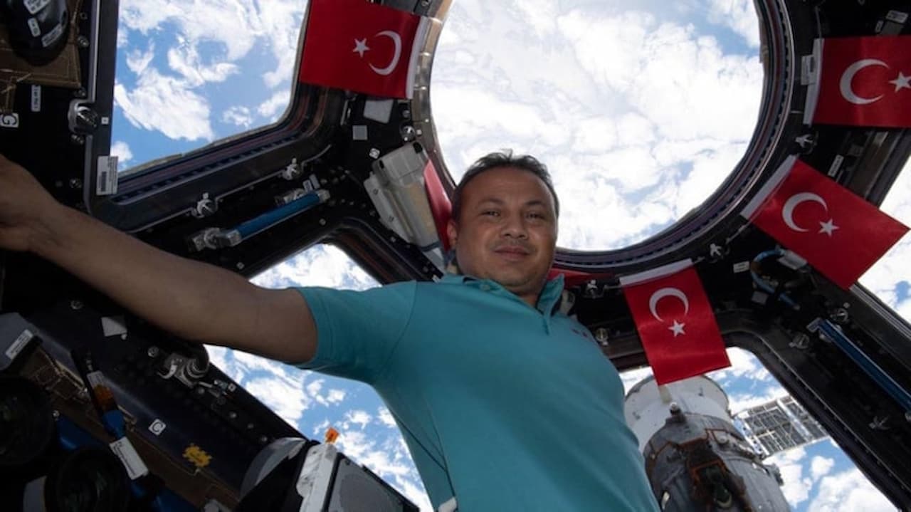 Alper Gezeravcı'nın Dönüşü Ertelendi!