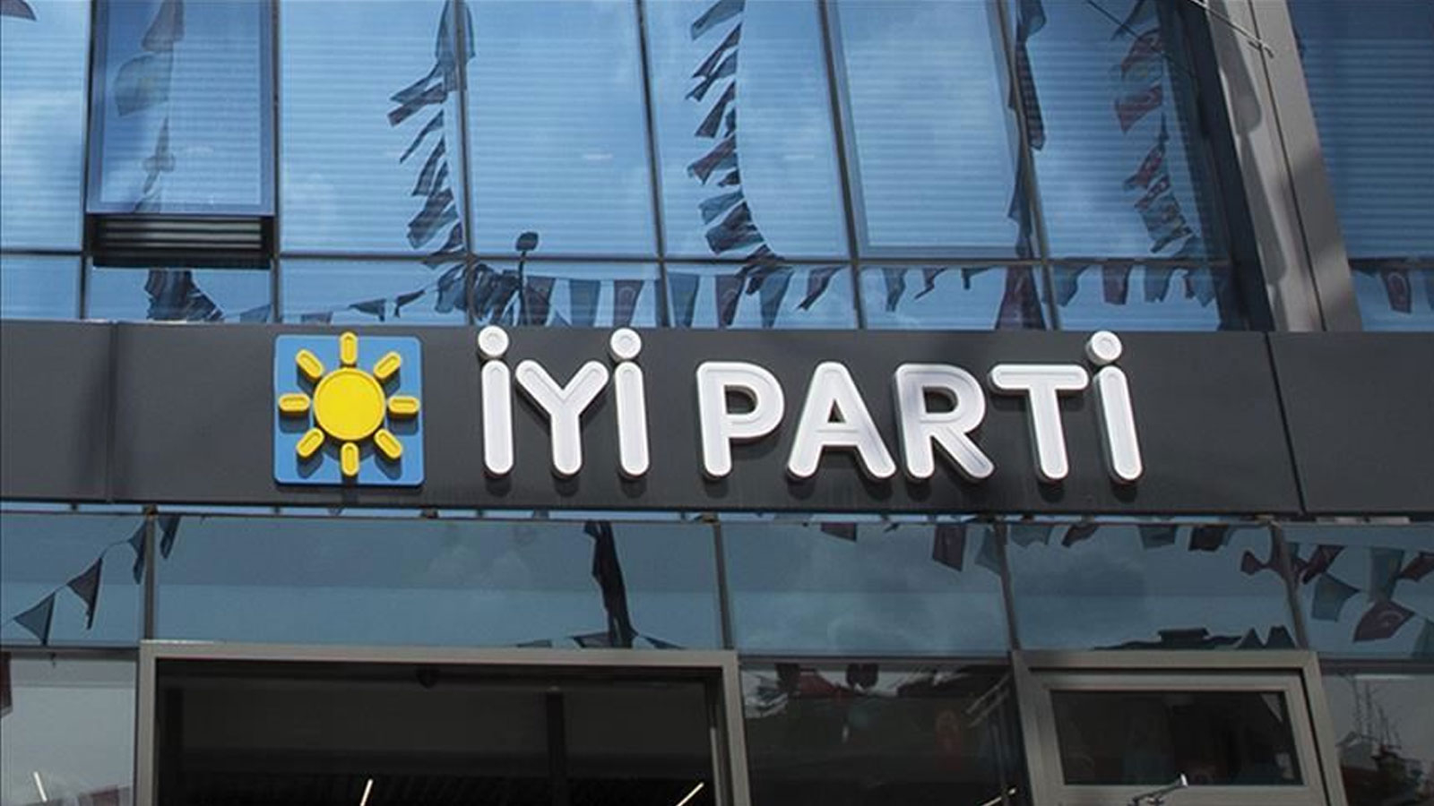 İstanbul İttifakı vurgusu! İki isim birden istifa etti: İYİ Parti'de deprem oldu