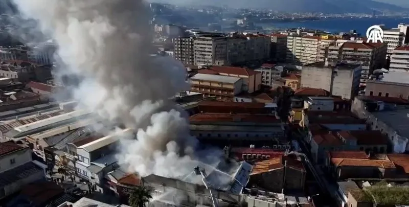 İzmir'de Korkutan Yangın Kemeraltı Çarşısı Alevlere Teslim!