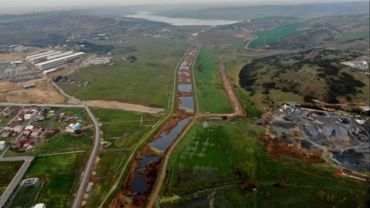 Kanal İstanbul'un Yanıbaşında Dev Araziler Satışa Çıkıyor: Başakşehir Belediyesi'nden Milyonluk İhale Hamlesi!