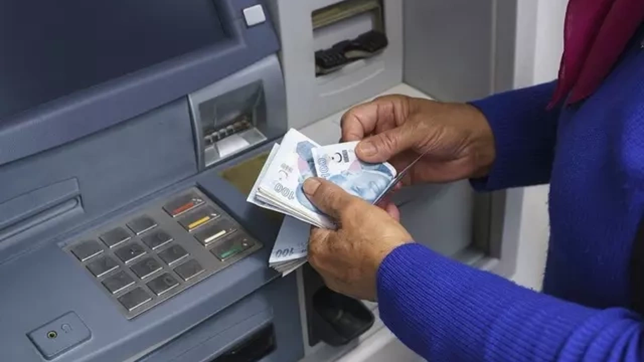 ATM’lerden Para Çekecekler Dikkat! Yeni Düzenleme 81 İlde Geçerli Olacak