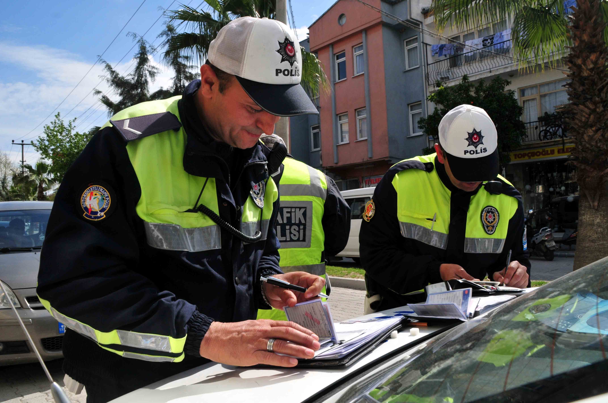 Son dakika 2025 zamları belli oldu! Araç muayene, trafik cezası ve diğer zamlar açıklandı