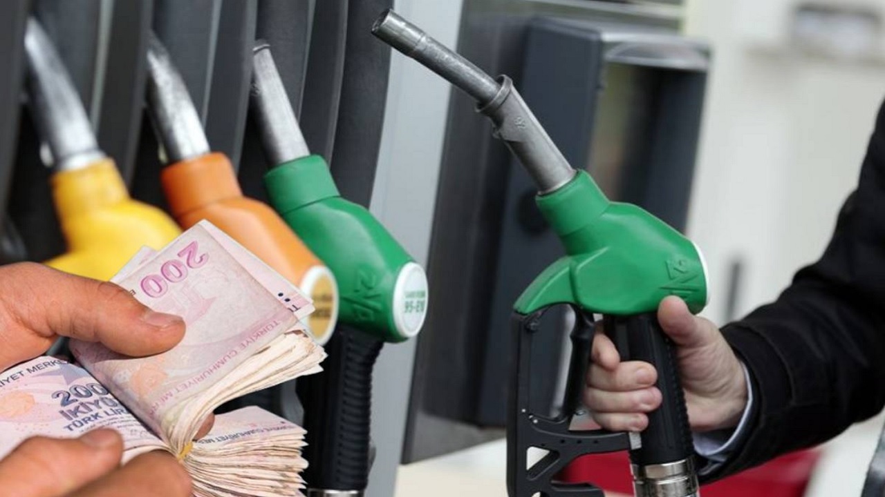 Benzin motorin ve LPG için tabelalar değişti! Çifte indirim geldi