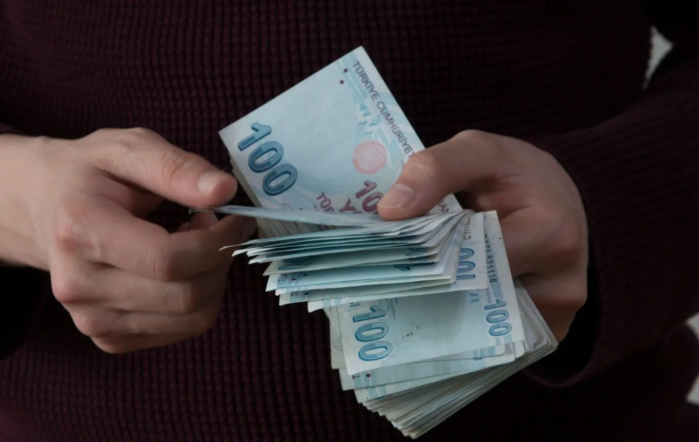 Çalışanlara kötü haber! Asgari ücret resmen dibe çakıldı