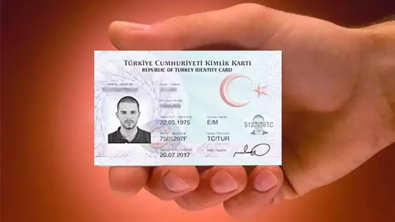 Nüfus Cüzdanı ile T.C. Kimlik Kartı Arasındaki Fark Nedir? 5 DETAY