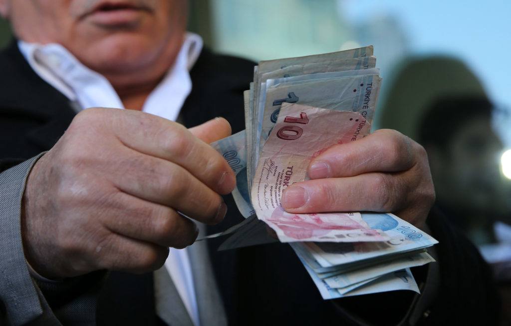 SSK ve Bağ Kur emeklileri dikkat! Emeklilere maaşa ek 30.000 TL veriliyor: Yarın sabah başlıyor