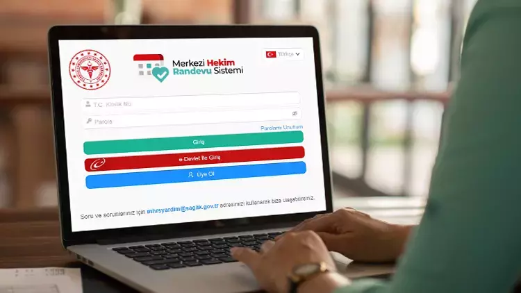 Sağlık Bakanı Kemal Memişoğlu,