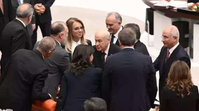 Bahçeli'nin Tokalaşmasıyla Başlayan Süreç, Öcalan'ın Çağrısıyla Yeni Bir Boyut Kazandı