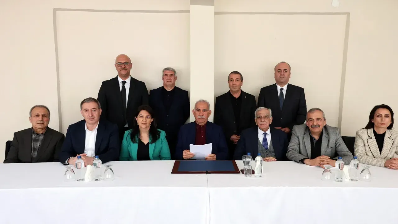 PKK Silah Bırakacak mı? Abdullah Öcalan'ın Mesajının Ardından Gündem Oldu