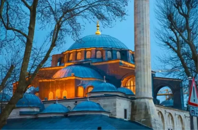 "Evde Teravih Namazı Kılınır mı? 2025 Yılında Teravih Namazı Nasıl Kılınır?"