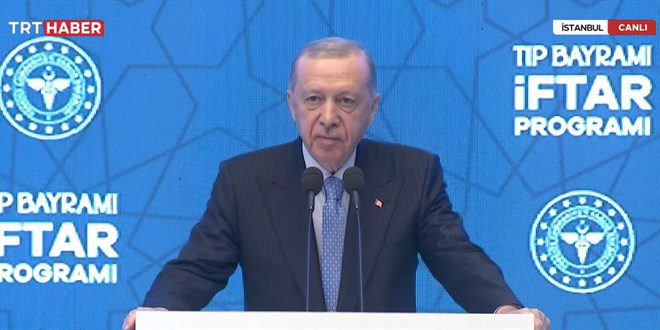 Cumhurbaşkanı Recep Tayyip Erdoğan, İstanbul’da sağlık çalışanlarıyla düzenlenen iftar programında
