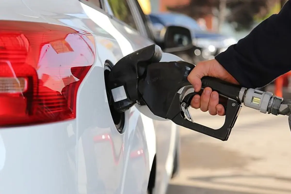 Petrol Fiyatları Uçuşa Geçti: Akaryakıta Zam Kapıda, Cebiniz Yanmaya Hazır mı?