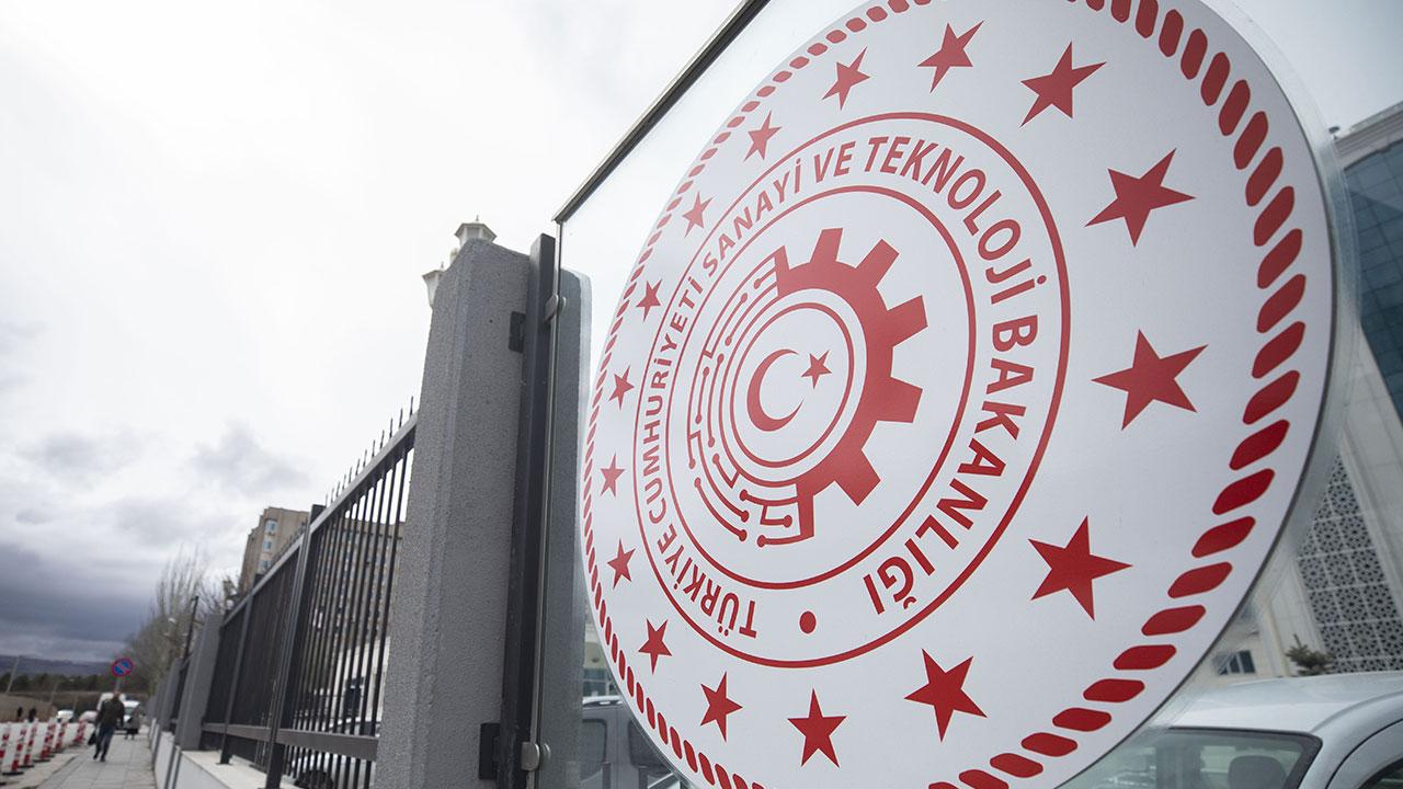 Sanayi ve Teknoloji Bakanlığı’ndan Teknoloji Tutkunlarına Fırsat: 22 Sözleşmeli Bilişim Personeli Alınacak