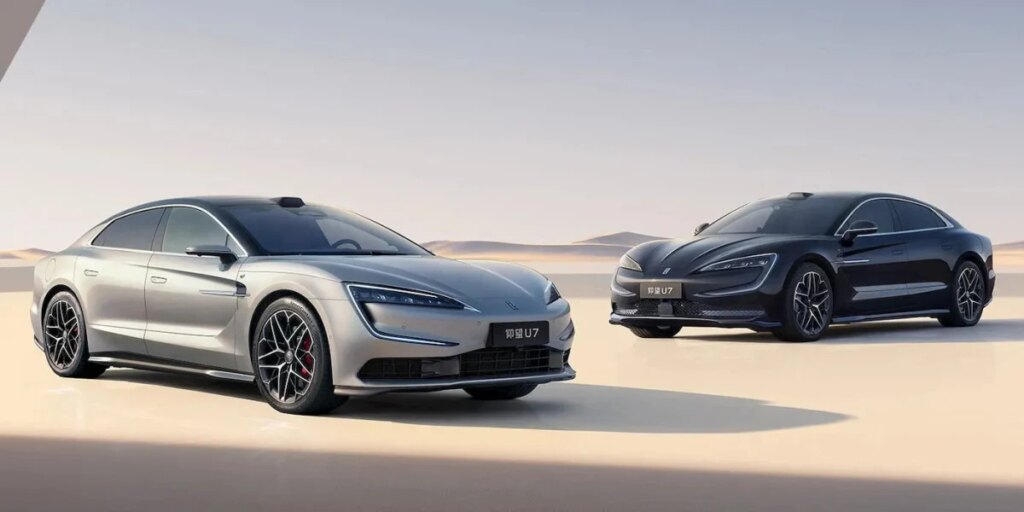 BYD’den Ultra Lüks Bomba: Yangwang U7 Tanıtıldı, Fiyatıyla Rakiplerini Yerle Bir Ediyor!