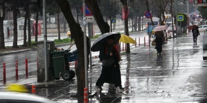 Bugün Türkiye'yi Bekleyen zorlu hava koşulları: Kuvvetli yağış ve fırtına alarmı