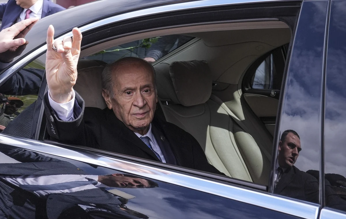 Devlet Bahçeli’den Aylar Sonra Bozkurt Selamıyla Gelen Muhteşem Geri Dönüş