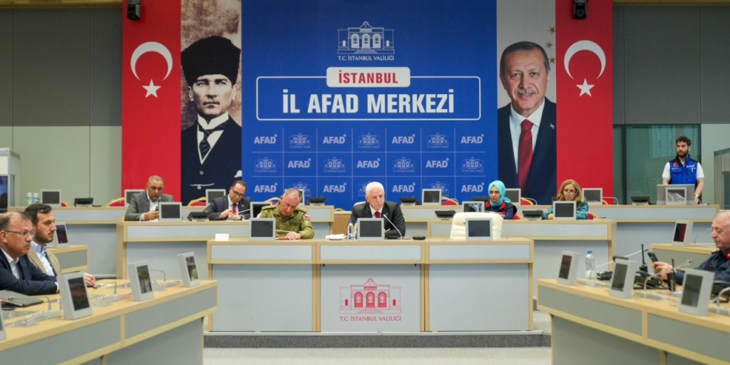 İstanbul'da Deprem: 151 Kişi Panik Nedeniyle Yüksekten Atlayarak Yaralandı