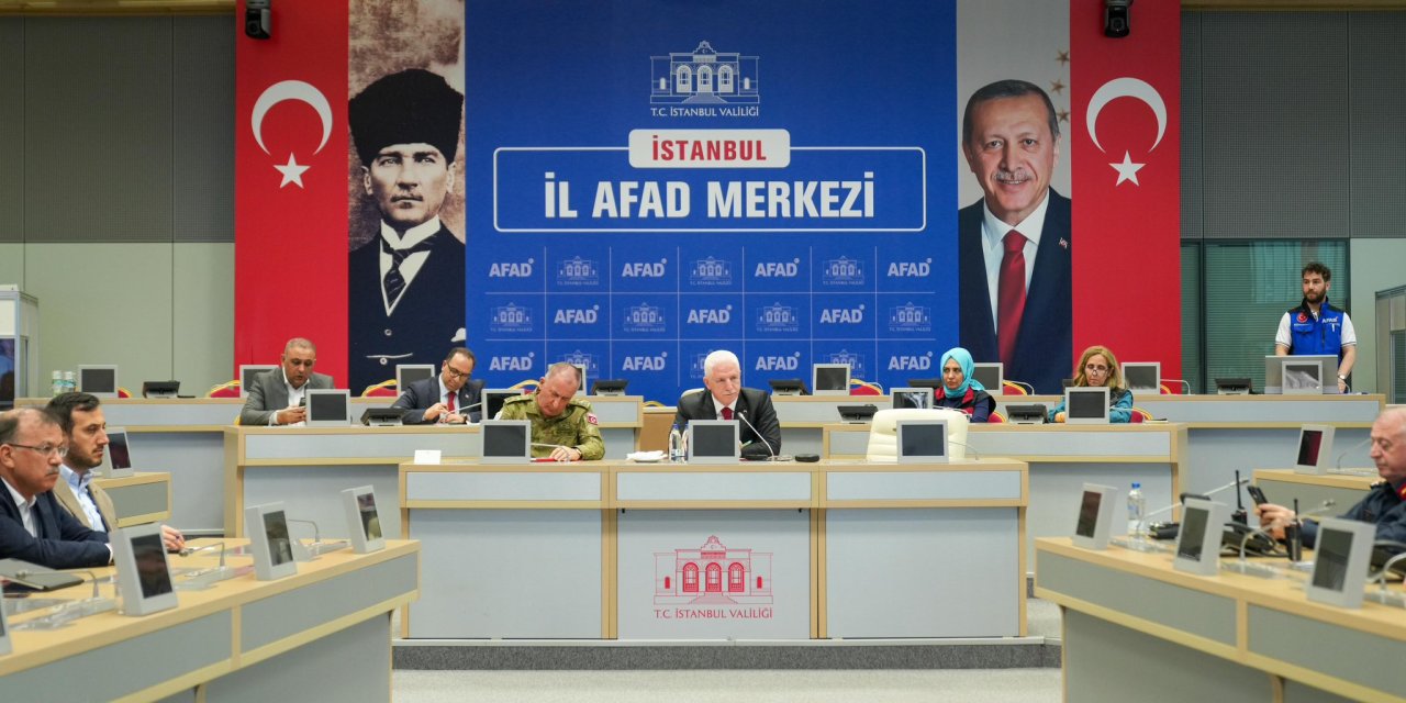 İstanbul'da Deprem: 151 Kişi Panik Nedeniyle Yüksekten Atlayarak Yaralandı