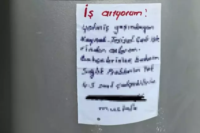 İstanbul'un göbeğinde asılan ilan yürek burktu