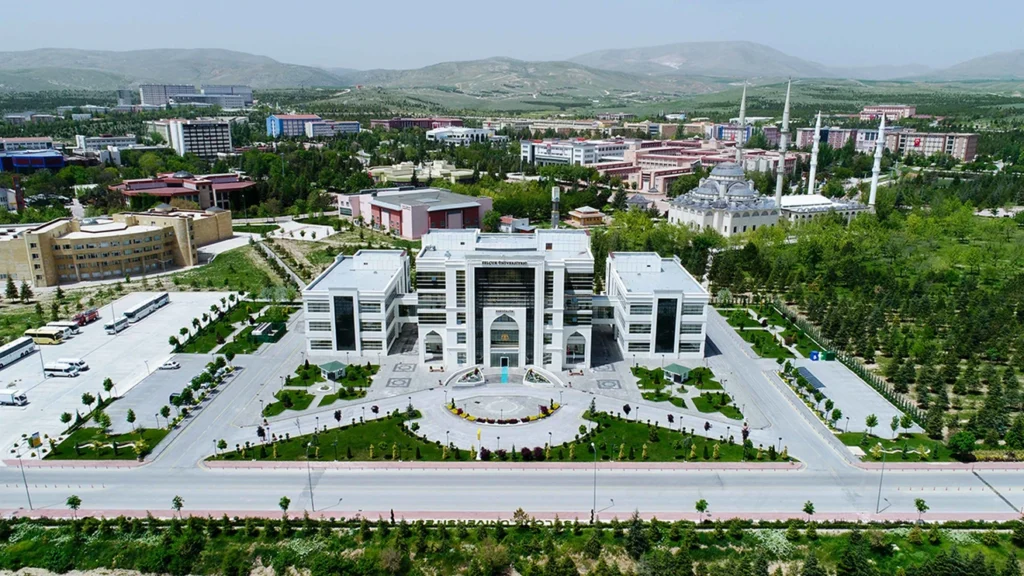 Selçuk Üniversitesi Tıp Fakültesi Hastanesi’nde çalışan doktorlara ait olduğu iddia