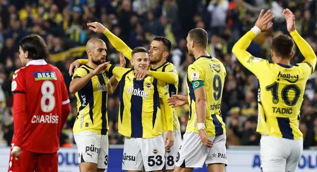 Sivasspor-Fenerbahçe maçı ne zaman, saat kaçta, hangi kanalda? SÜPER LİG SİVASSPOR - FENERBAHÇE MAÇI MUHTEMEL 11'LER