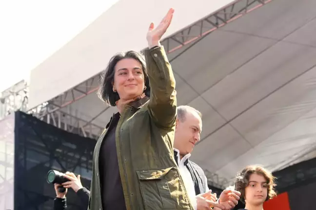 Üsküdar Belediyesi'nde Maaş Krizi: Personel Ödemeleri Gecikti, Gerekçe Mesajla Açıklandı